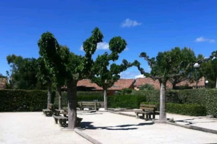 Le Jardin Des Alpilles Βίλα Eyguières Εξωτερικό φωτογραφία